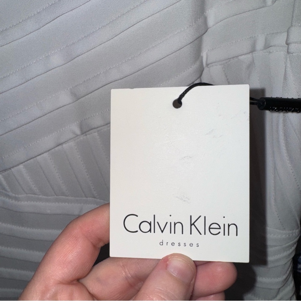 Calvin Klein Woman’s White Geometrical Dress NWT - Picture 6 of 7